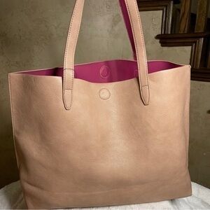 * Great vacation bag*.Brand new Forever 21. NWT.Cute pink interior.Very spacious